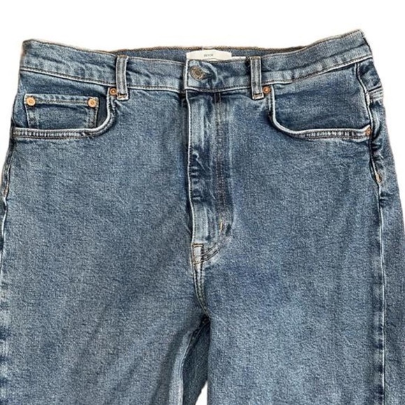 ⭐️& OTHER STORIES - STRAIGHT LEG HIGH RISE JEANS⭐️ - Picture 2 of 7